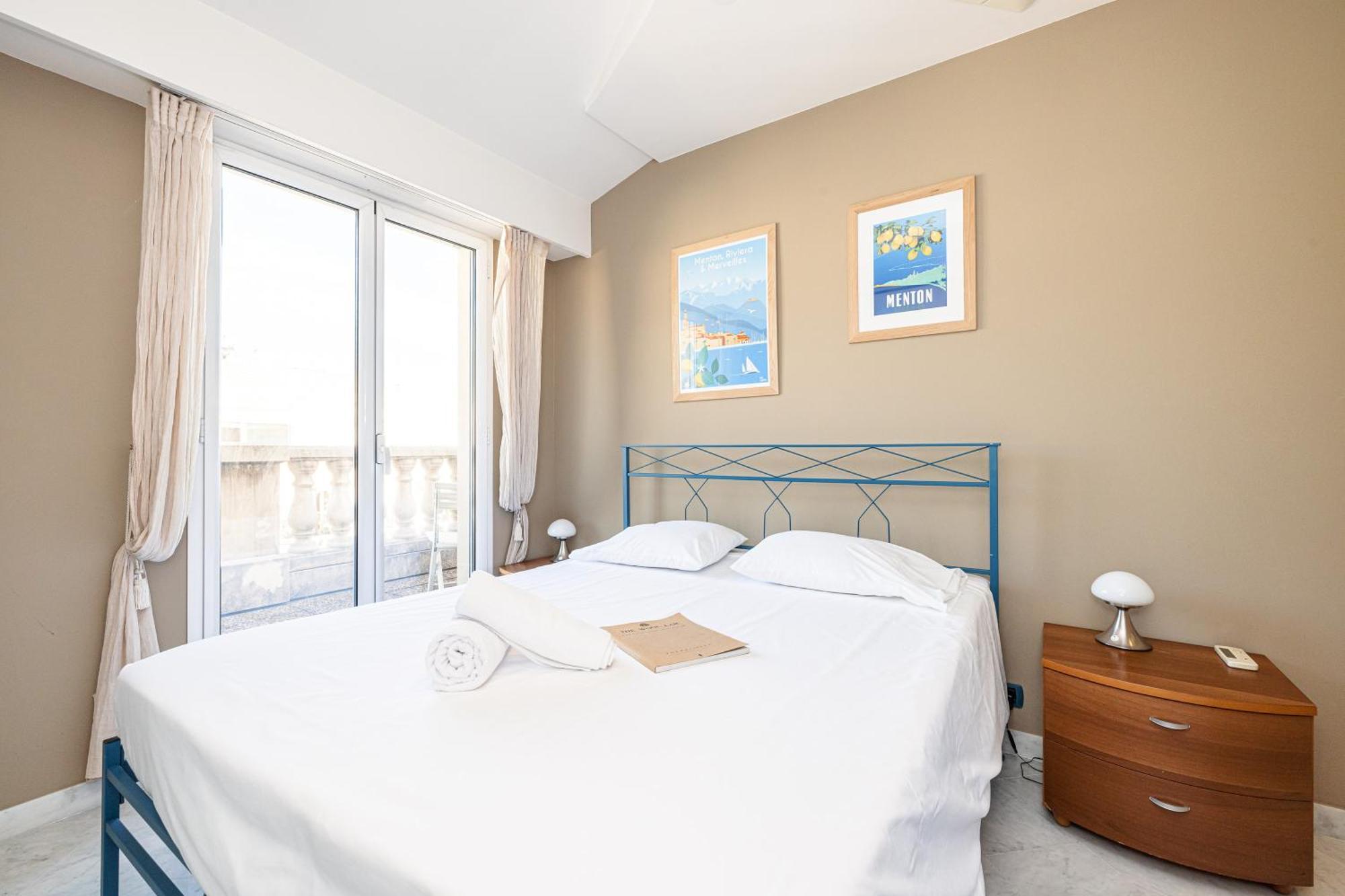 Victoria Bergamote Attic - Happy Rentals Ментона Екстериор снимка